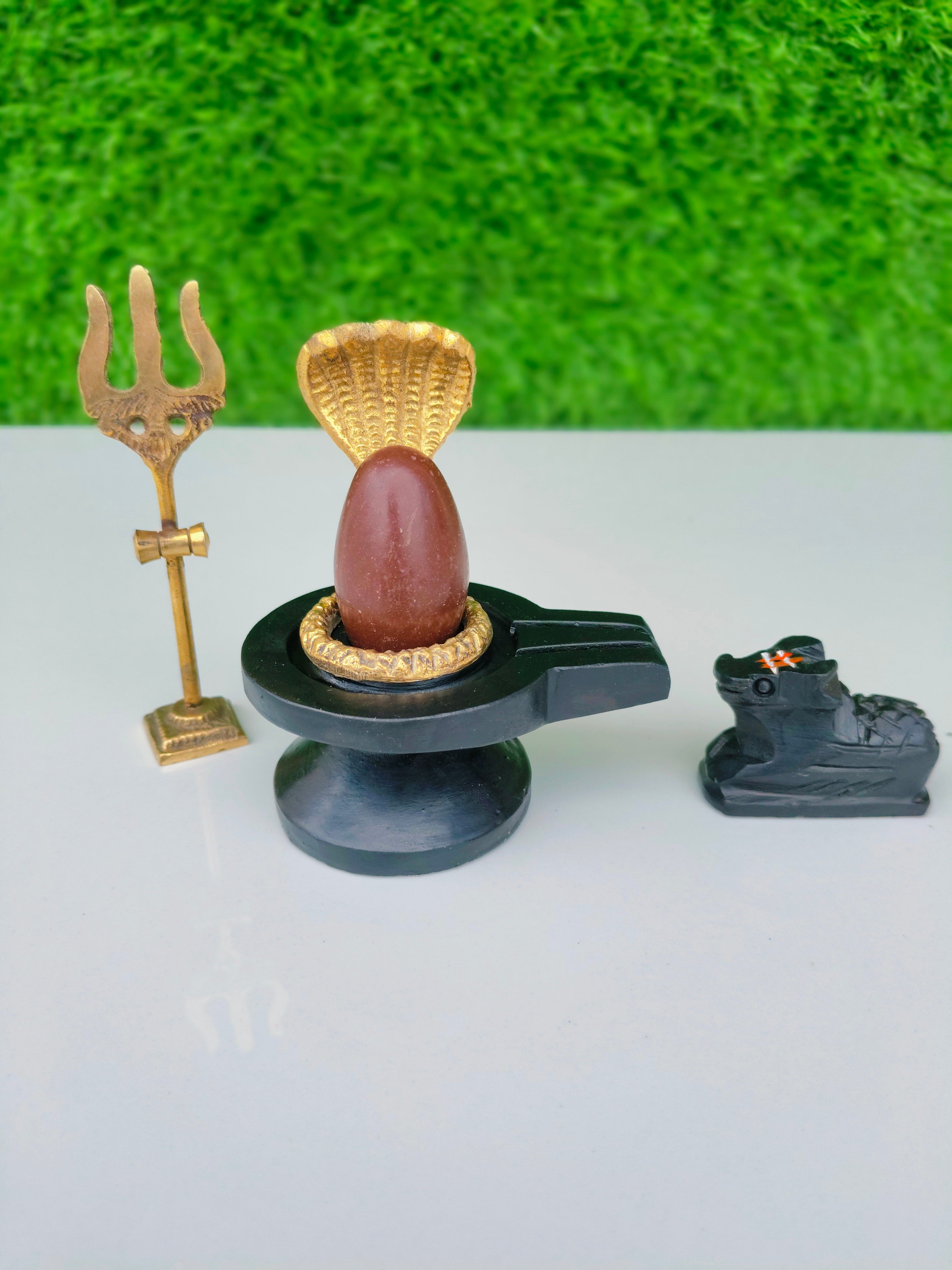 Narmdeswar shivling jaladhari naag nandi trishul