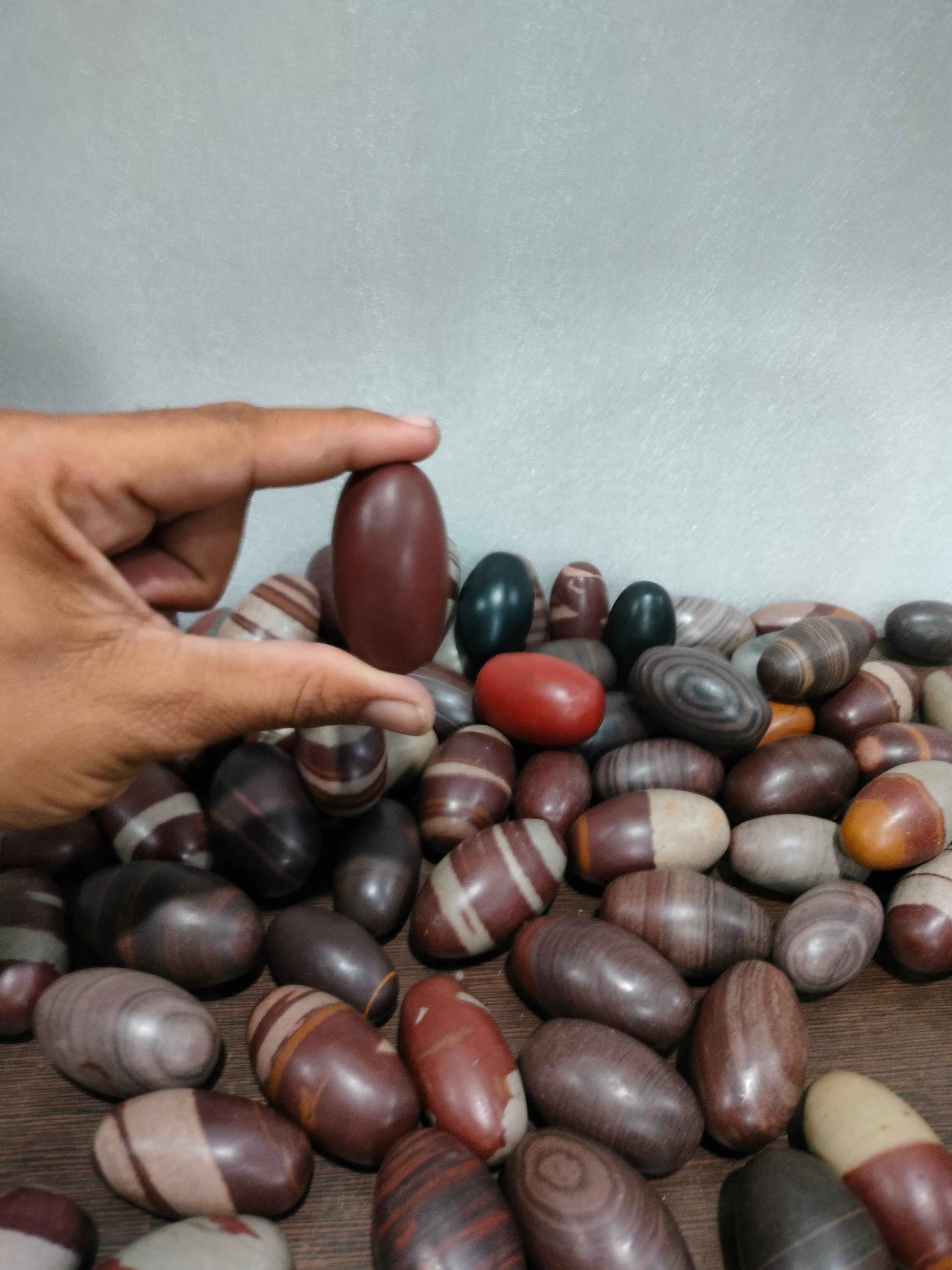Janeyudhari narmdeswar shivling thumb sije 2 inch anguthe ka sije home pooja - Narmada Narmadeshwar shivling