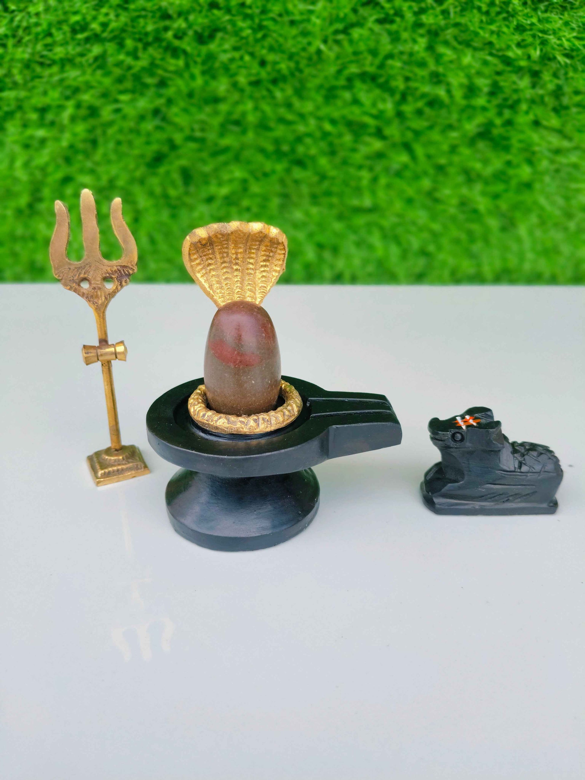 Narmdeswar shivling jaladhari naag nandi trishul
