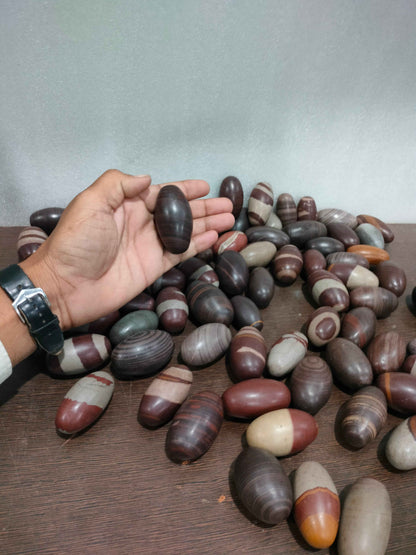 Janeyudhari narmdeswar shivling thumb sije 2 inch anguthe ka sije home pooja - Narmada Narmadeshwar shivling