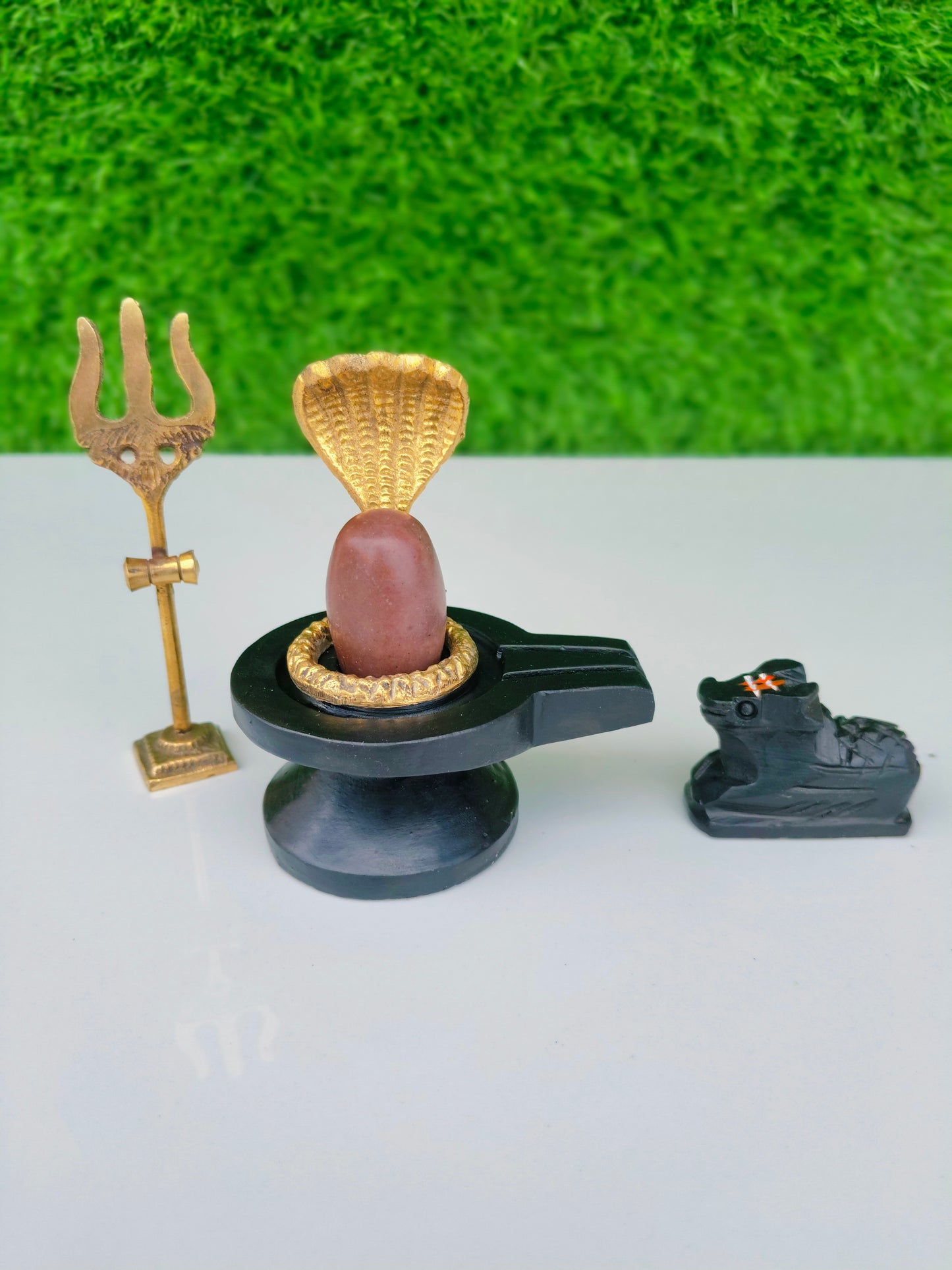 Narmdeswar shivling jaladhari naag nandi trishul