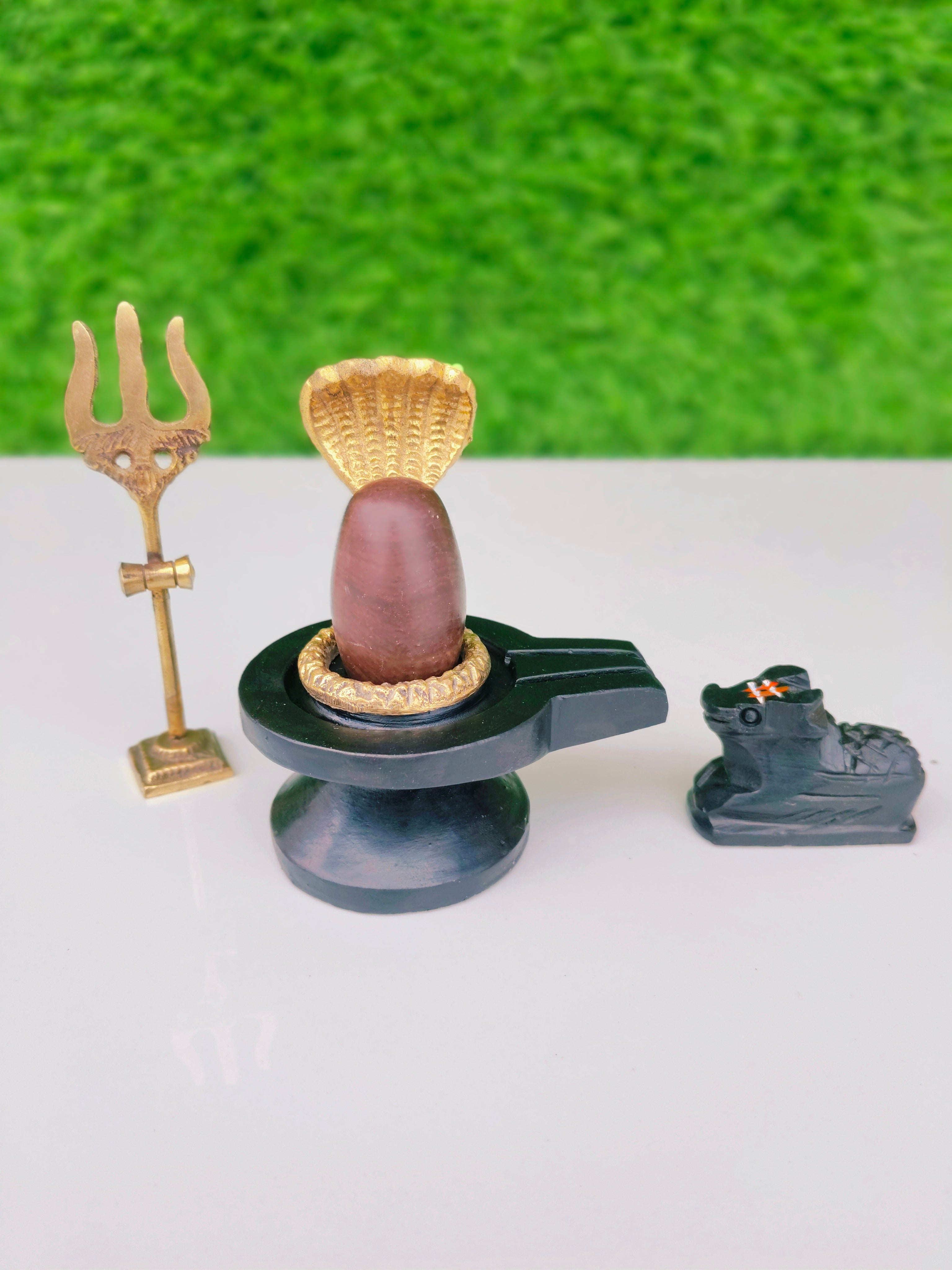 Narmdeswar shivling jaladhari naag nandi trishul