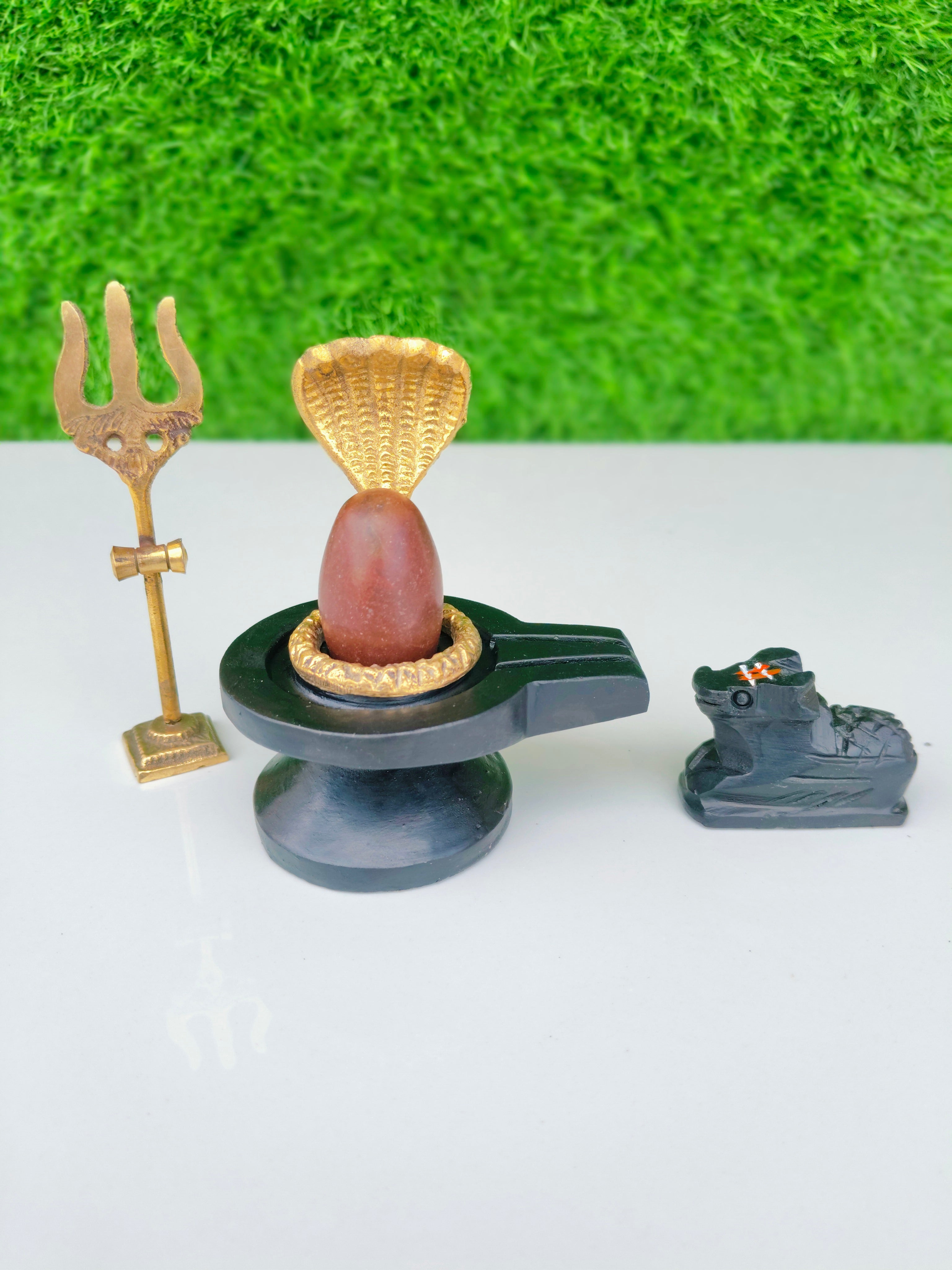 Narmdeswar shivling jaladhari naag nandi trishul